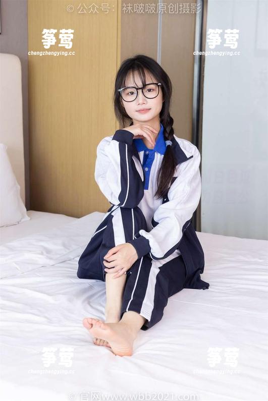 BoBoSocks袜啵啵-稚予 BoBoSocks袜啵啵 - 稚予把定制白色过膝厚丝穿上,整个人都‘梦想成为白雪公主’了!