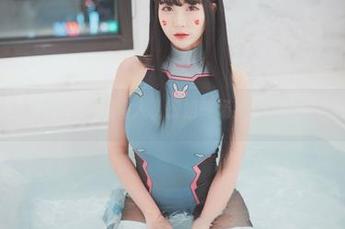 这样的Bomi(普美)有点怕人，御姐气场我宁愿做壁纸的赞助者。