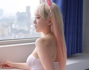 走！私拍Dami(퀸다미)毛衣美图，潜在的模特气息真不是白来的，咱也得努力提升一下自我修养。