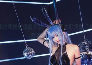 Luisa_零纱和她的透明作品：一张图片引发的“对于裸露的哲学讨论”？