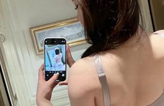 微密圈 - 关于MIYA最新棉袜的作品,我只想说她会不会考虑出个香气版?
