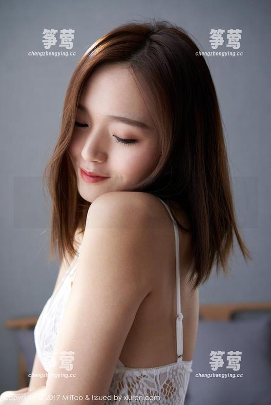 MiiTao蜜桃社-李颖诗 MiiTao蜜桃社 - 尝尝李颖诗的纯白写真吧,原图质感极致,像要隐形一样!
