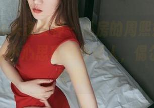 TouTiao头条女神 - 私房的周熙妍,婚纱下藏着的小心思真的很迷人,偶尔忘了呼吸呢。