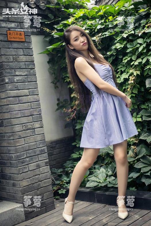 TouTiao头条女神-王一涵 TouTiao头条女神 - 写真上的王一涵,连衣裙随风舞动,让我突然想起小时候的那些宝藏时光。