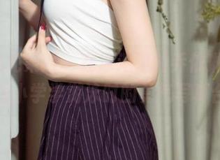 UGirls尤果网 - 在泳池边的乔依琳，让我想起我小学学游泳时的勇气写真合集！