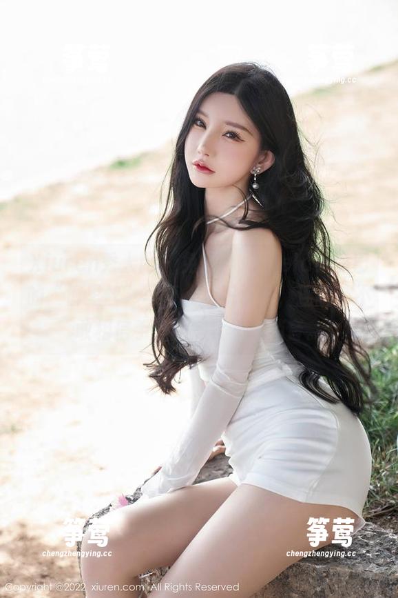 Xiuren秀人网-Angela小热巴 Xiuren秀人网 - 免费!Angela小热巴的“裤里丝”写真,状况百出,连我都不敢相信手里的零食不能消音。