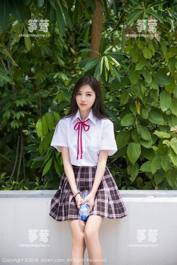 Xiuren秀人网-Olivia童安琪 Xiuren秀人网 - 美图在线,Olivia童安琪的美腿让我的目光不由自主地追随。