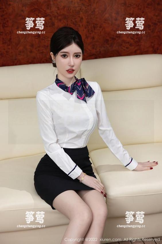 Xiuren秀人网 - 那一天的私拍，陈小喵在会议接待员制服里，完全是另一个冷静又温柔的存在！