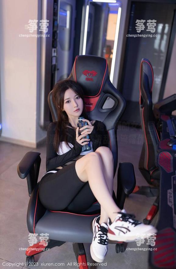Xiuren秀人网-陈雅漫VICKY Xiuren秀人网 - 这不是普通的女仆图包,陈雅漫VICKY在凌乱中流露优雅