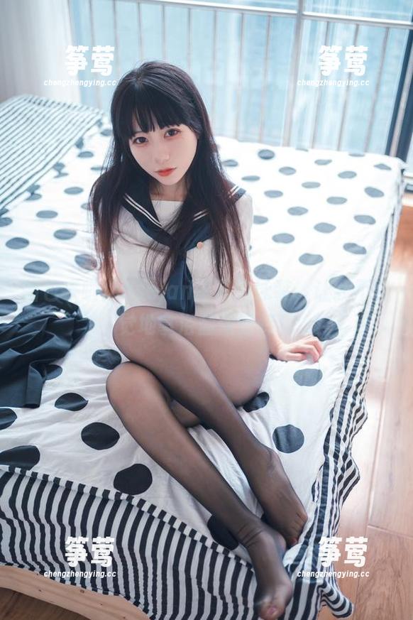 usejan蓝蓝 图包来啦:usejan蓝蓝的泳装,让我不自觉地拿浴盐做宣传!