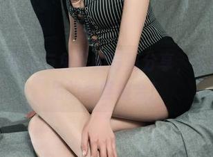 丽柜 - 修女与兔子的写真分享，文艺感十足的奇怪组合！