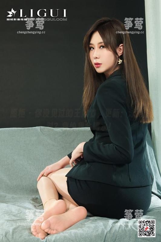 丽柜-王欣竹 丽柜 - 你没见过的王欣竹,更新:泳池派对?我怕我会喝水!