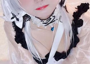 伊喵君_Nya在高清下的纯白写真,竟让我产生了环境保护的错觉,哈哈。