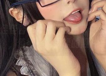 杰作:佳佳酱ovo的蓝色吊带体操服美图,值得一读再读的照片