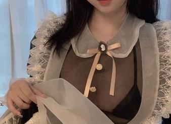原图之美,依依超级懒的白裙,像是从画里走出来的。