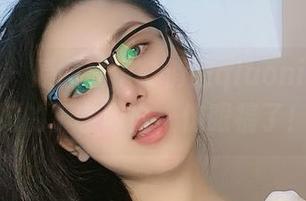 微密圈 - 原图展示:俏妞qiaoniuTT和她的丁字内内,饱眼福了!
