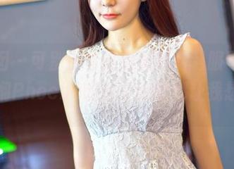 嗲囡囡 - 可别小看这组最新的制服写真,程慧娴Phoebe的每个细节都让我想多了。