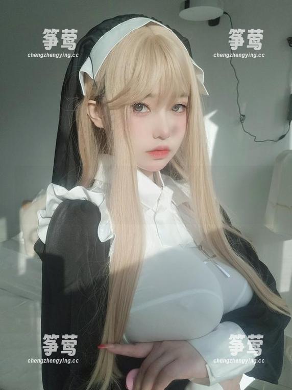 女主K 女主K的黑猫写真,真见识了什么叫“猫步如飞”!
