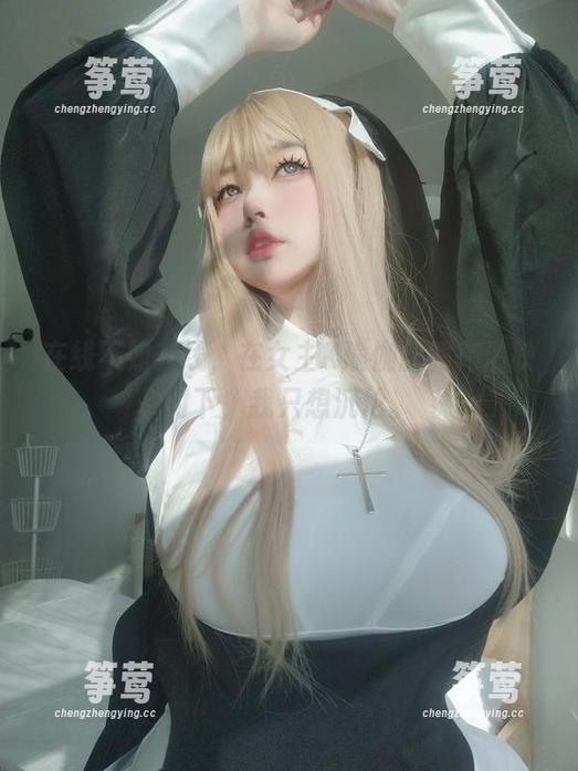 女主K 在线不如在线,在女主K瑜伽服的高清映衬下,我只想沉沦。