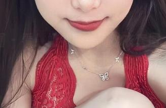 微密圈 - 看!奶雯的最新泳衣套图,“水中捉迷藏”模式启动!