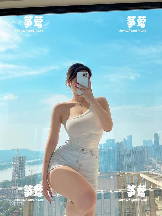 安妮yoo 微密圈 - 安妮yoo的原图:纯白色,似乎在测试我们的耐性。