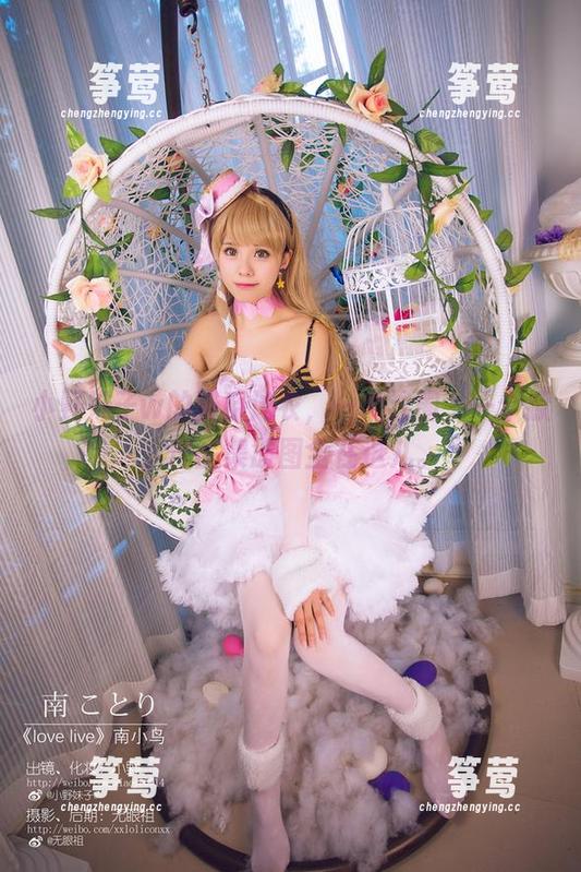 小野妹子w 小野妹子w的猫系泳衣,一个泳圈,一个撩,作品集原图全在这儿。