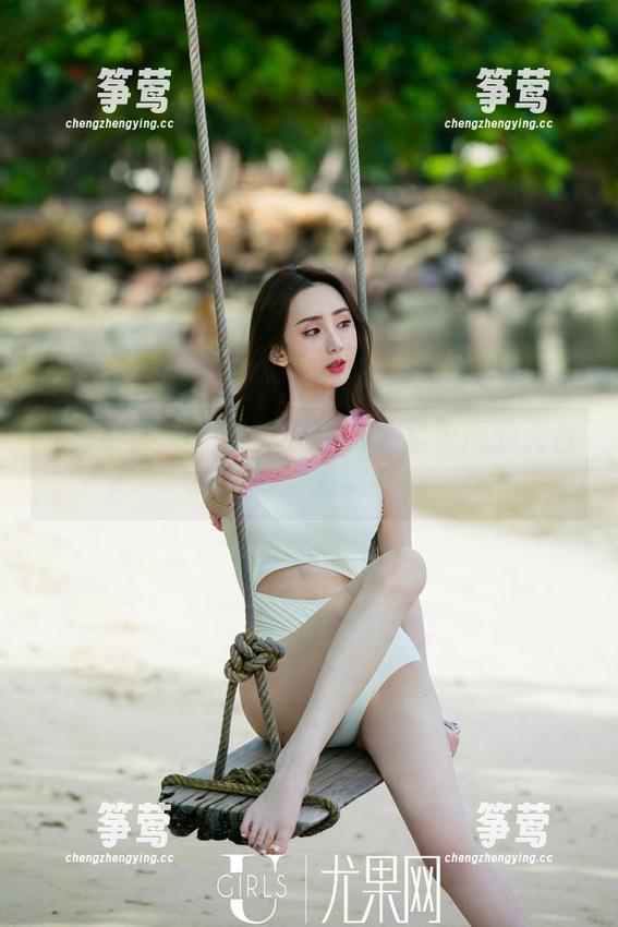 尤果网-孟思雨 尤果网 - 私拍美图狂想曲:孟思雨的天台与梦游的结合