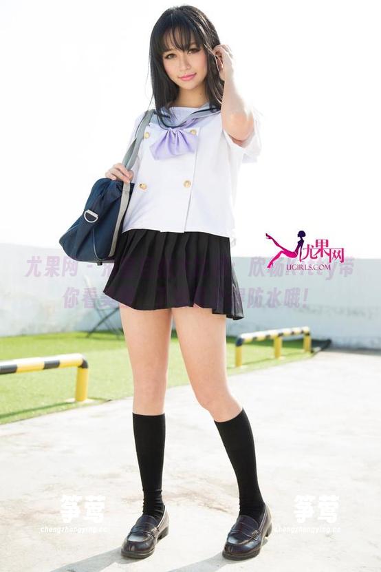 尤果网-欣杨Kitty 尤果网 - 浴室自拍大比拼:欣杨Kitty带你看美图,下载前记得防水哦!