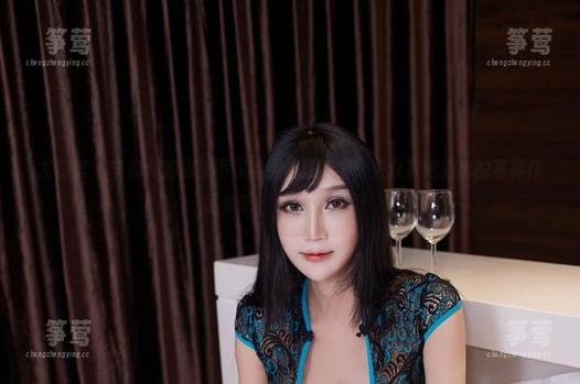 尤物馆-李宓儿 尤物馆 - 李宓儿的棉袜不仅能穿,更能看,来众赏她新出的写真作品集吧,看了不后悔!