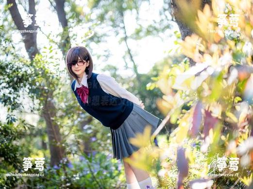 幼爱youmeko 这组“幼爱youmeko”的写真,Erophone泰丝,照片里似乎有种想表达又不太敢的微妙气息。