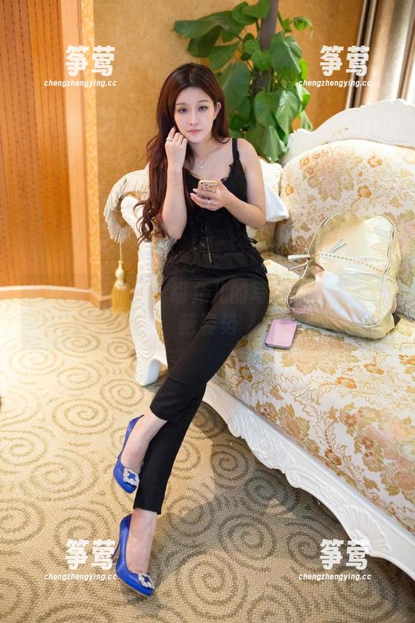 推女郎-胡允儿 推女郎 - 就这!胡允儿的写真与妹妹的奇葩姿势