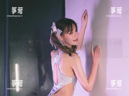 星黛鹿鹿i 私拍上线,星黛鹿鹿i的罩纱豹纹泳装,光是想想就带点暧昧呢。