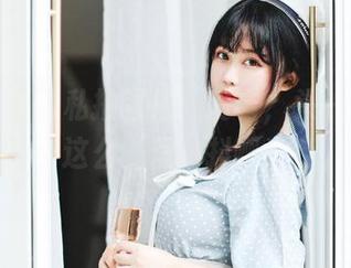 是依酱吖的私拍图集:爱岩,头一回见她这么“爱”抖啊!