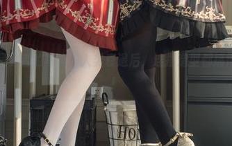 木花琳琳是勇者的写真：人类衰退后，连摆造型都搞得像在等车！