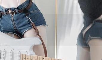 脱离现实的小合集:杏仁曲奇和那些裤里丝图片!