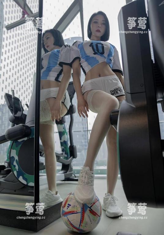 果儿Victoria 微密圈 - 原图出道,果儿Victoria制服一秒钟打破沉默!