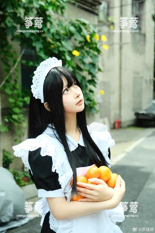 白莉爱吃巧克力 白莉爱吃巧克力的私拍:和服一套,你的沙发不够宽啊!