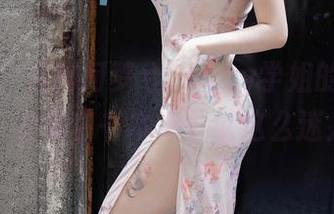 秀人网 - 看到何梦兮Stacy学姐的最新原图，才明白书本也可以这么迷人。
