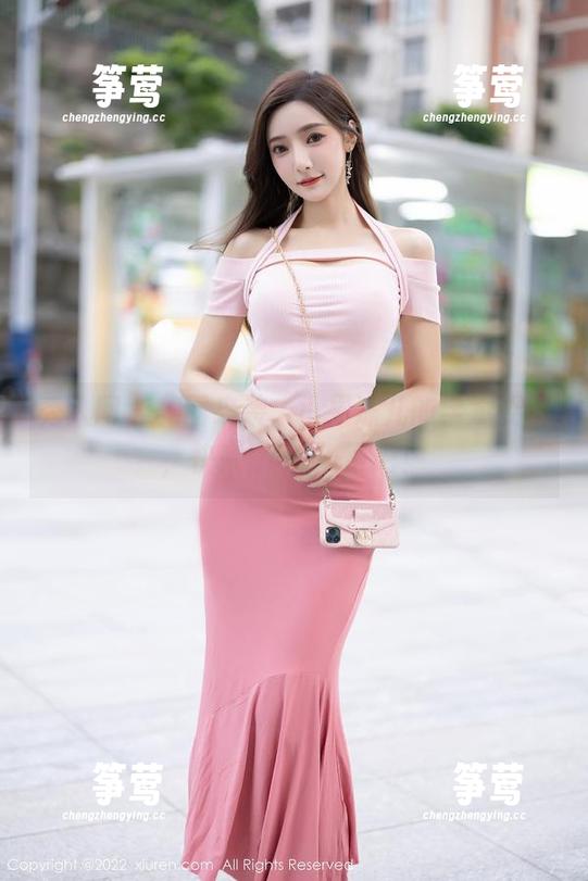 秀人网-小果冻儿 秀人网 - 美图来袭,小果冻儿的学妹姿态,快来pick一下吧!