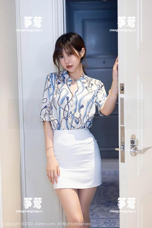 秀人网-小薯条nienie 秀人网 - 让小薯条nienie带你飞,夏天的写真套图我不想说太多,快来捡漏吧!