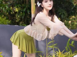 秀人网 - 月夕Lily，这个名字被美脚写真集上升到新高度，根本不能少！