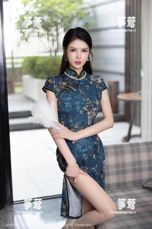 秀人网-汁汁 秀人网 - 让人想多看几眼,汁汁的白丝图集,越看越美!