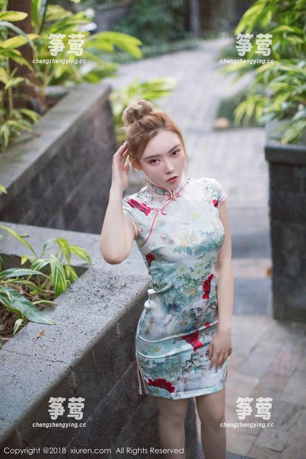 秀人网-玄子 秀人网 - 写真里的玄子:舒适白裙精选,像是踩在云朵上