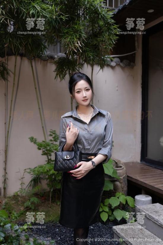 秀人网-雨儿酱eve 秀人网 - 雨儿酱eve私拍:泳装展现的不再只是身材