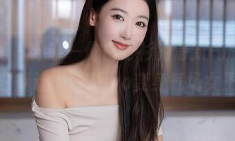 秀人网 - 分享一份白衬衫的清新气质,听说它能让雨瞳Yoyo变身气场女王?