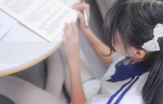 紧急企划 - 林书辞的白裙合集：照片里就像小鹿乱撞，众人齐齐去喝水！