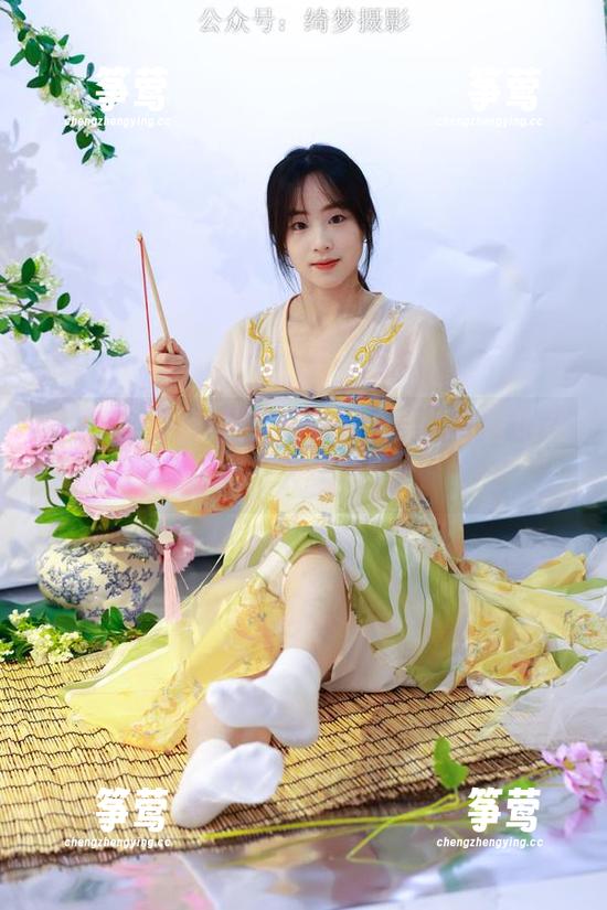 绮梦摄影-宪怡 绮梦摄影 - 宪怡泳装美图合集,含蓄地在阳光下绽放!