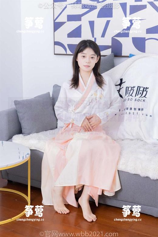 袜啵啵-甜甜圈 袜啵啵 - 这一套曝光无疑上头,甜甜圈的波点黑丝,透明脚尖的设计让我脑海中浮现出几种不同的想法。