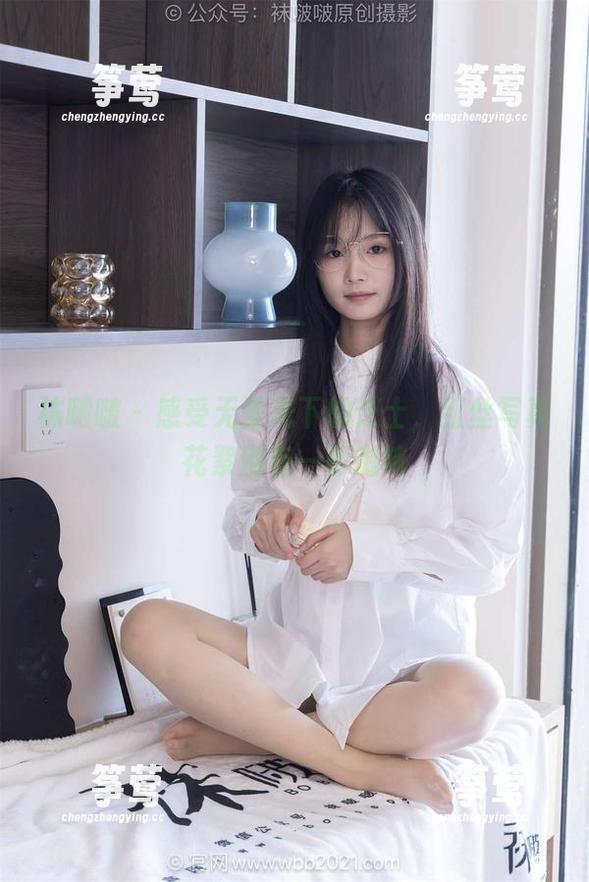 袜啵啵-芝士 袜啵啵 - 感受无圣光下的芝士,红丝写真花絮别有一番滋味