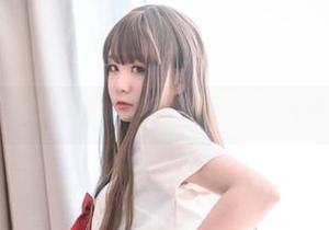 看！青水百合子的学姐图包，轻轻一瞥，似乎藏了些什么